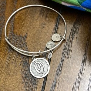 Alex and Ani Initial Letter O Silvertone bracelet